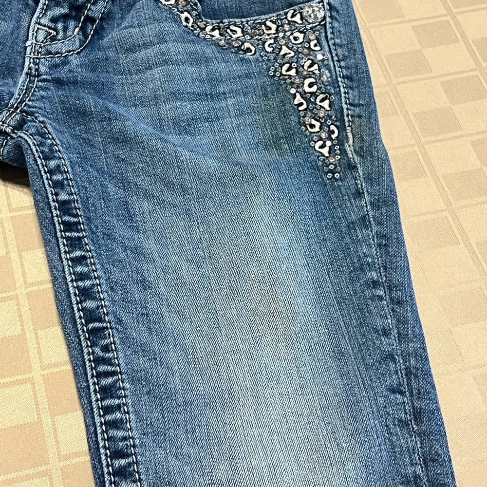 Miss Me Women's Cuffed Capri Jeans Size 25 X 21 Flap Pockets Bling Jewels Shorts - Picture 6 of 7